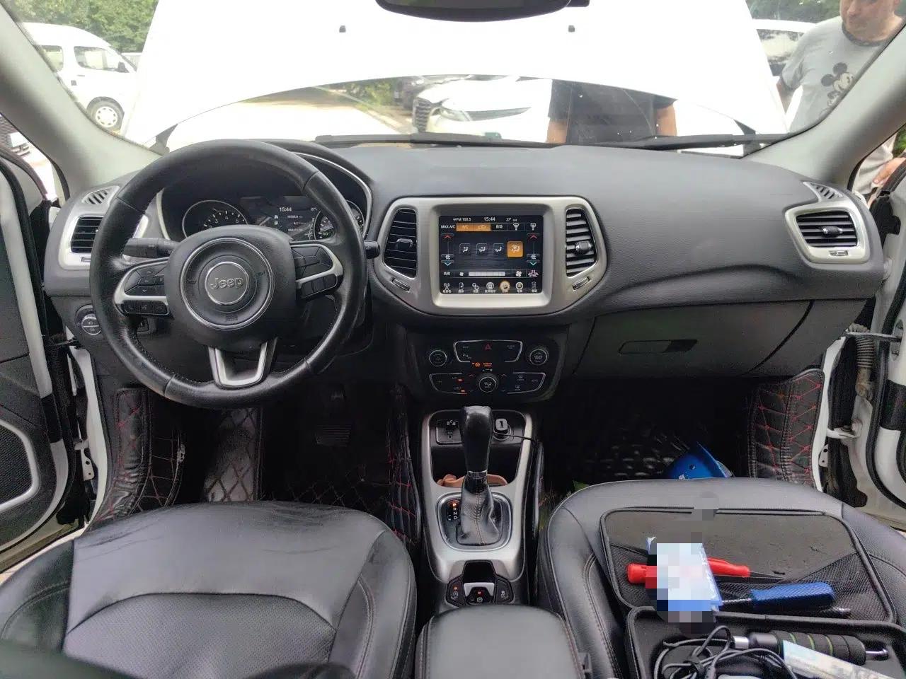 Jeep Compass 2017 200T Automatic Family Edition — миниатюра 9