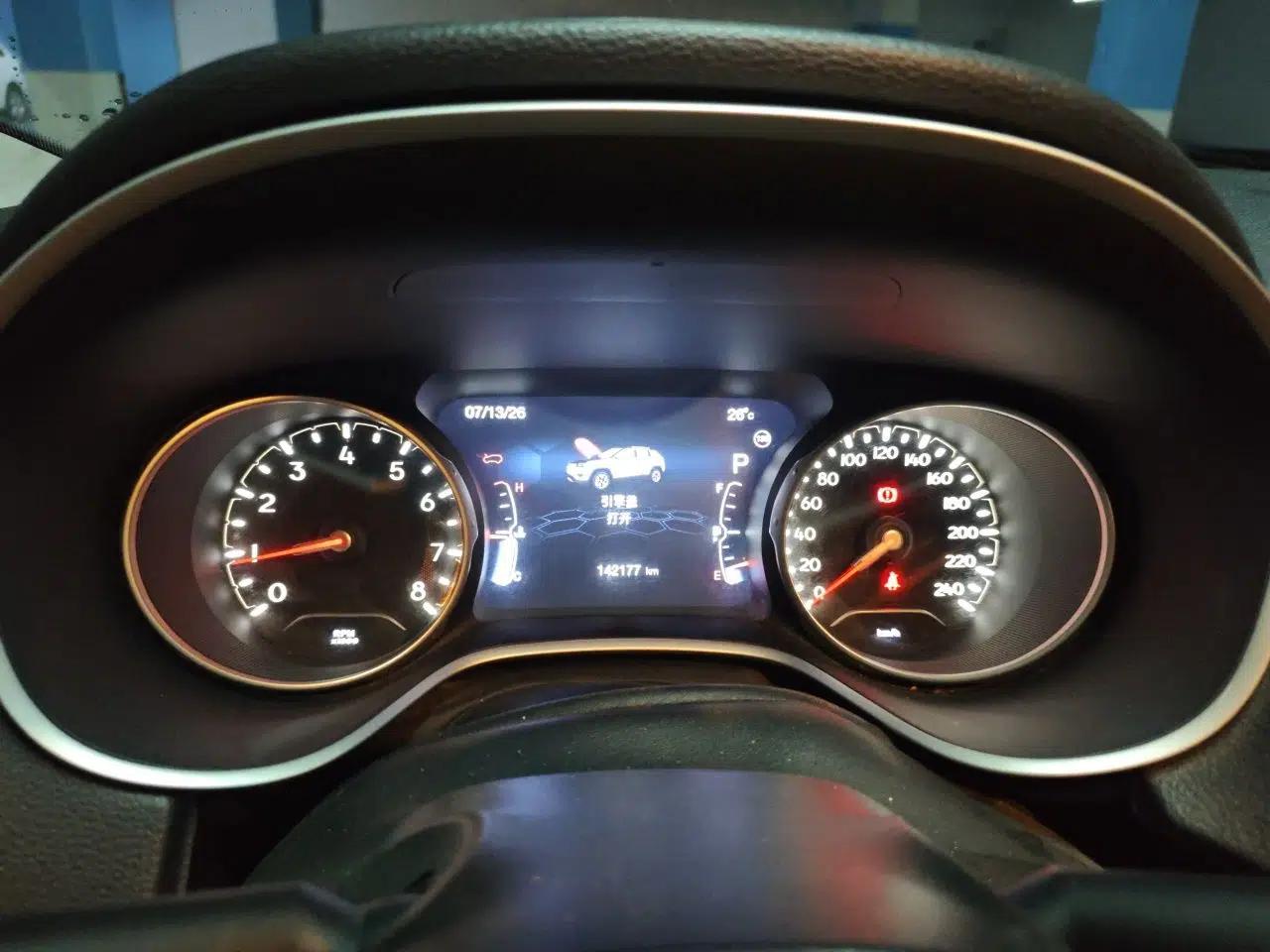 Jeep Compass 2017 200T Automatic Family Edition — миниатюра 11