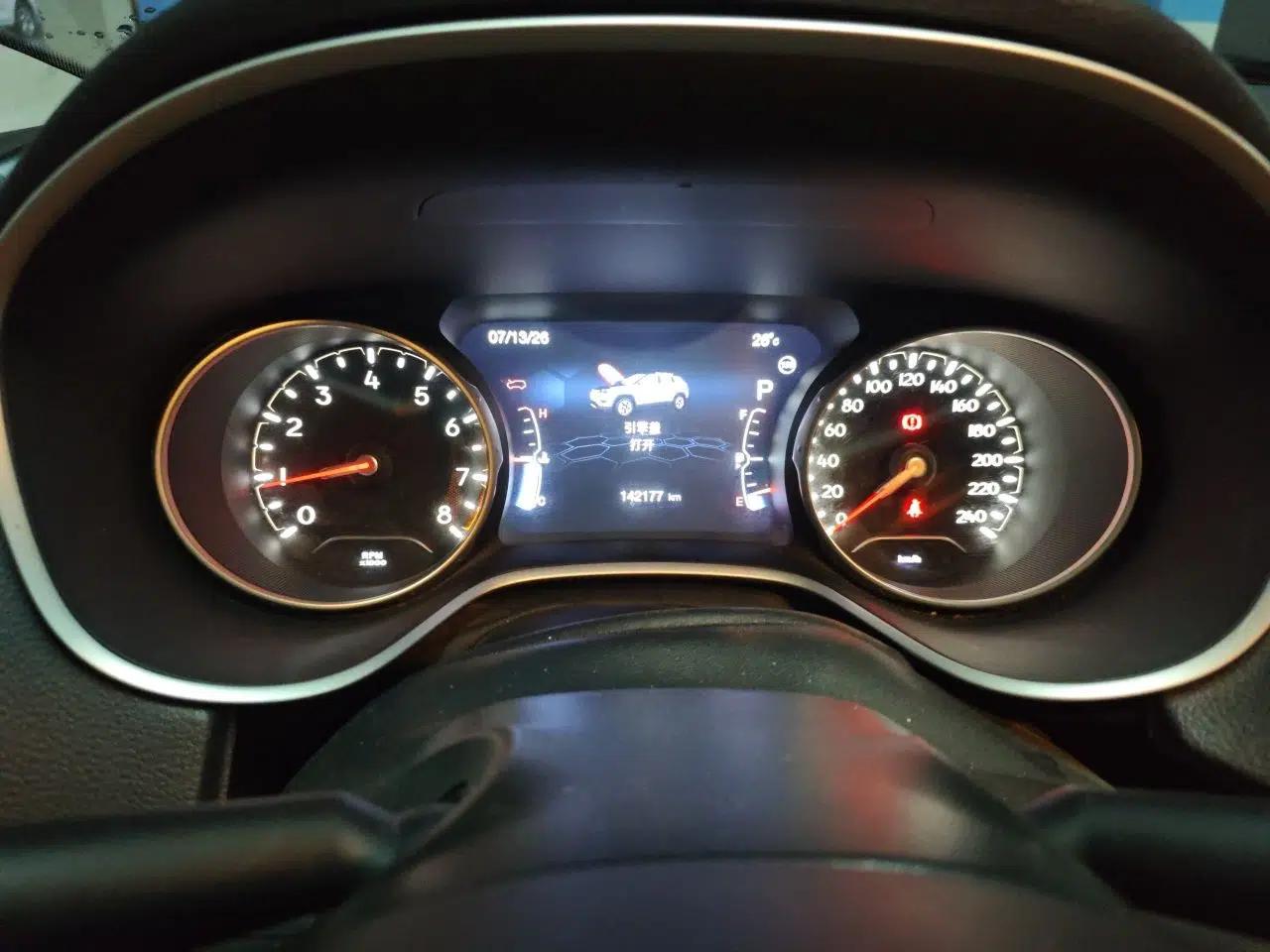 Jeep Compass 2017 200T Automatic Family Edition — миниатюра 12
