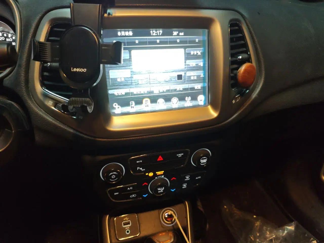Jeep Compass 2017 200T Automatic Family Edition — миниатюра 13
