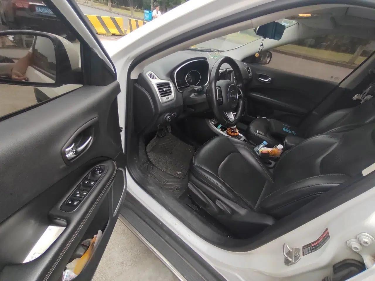 Jeep Compass 2017 200T Automatic Family Edition — миниатюра 16