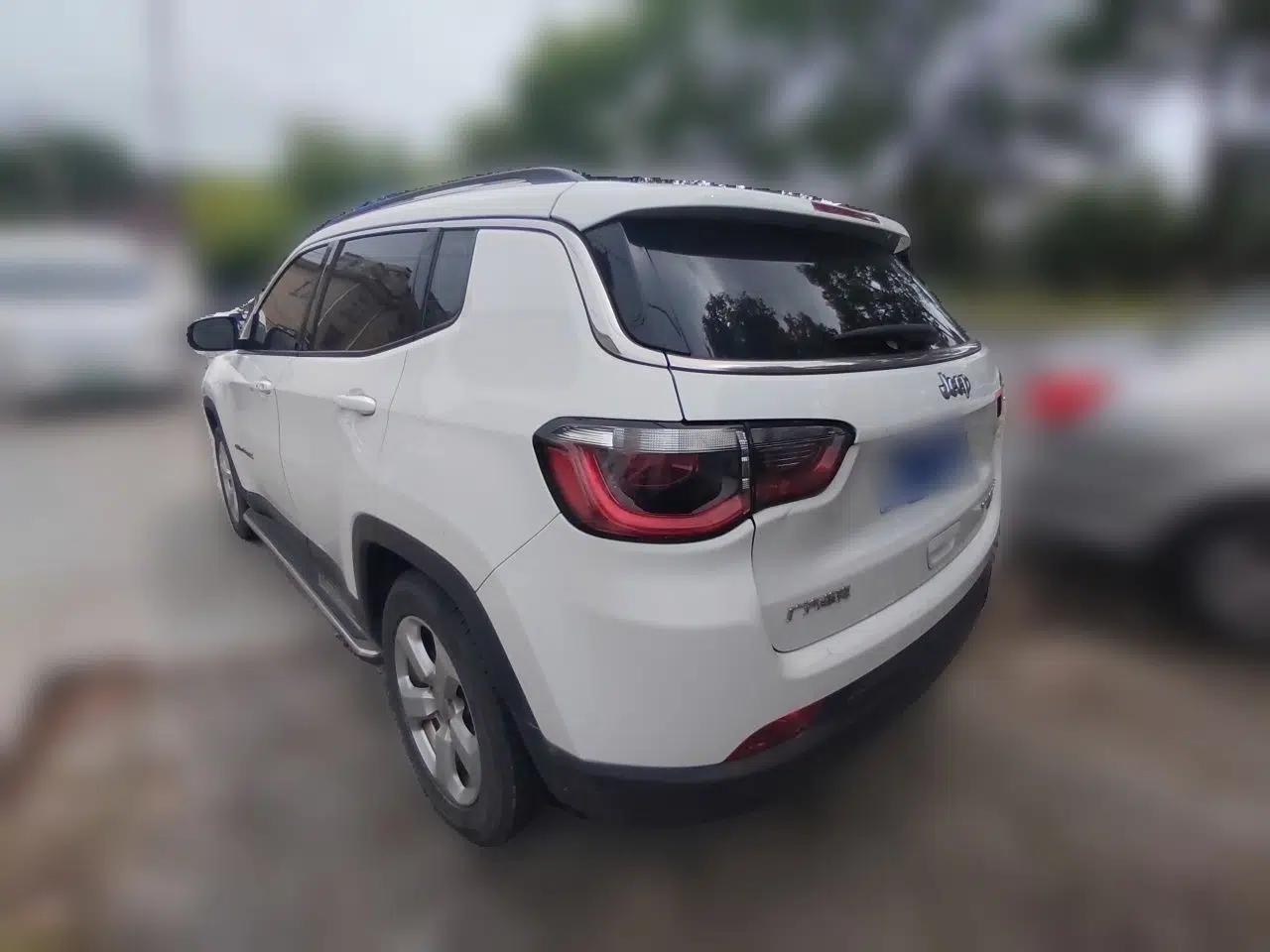 Jeep Compass 2017 200T Automatic Family Edition — миниатюра 4
