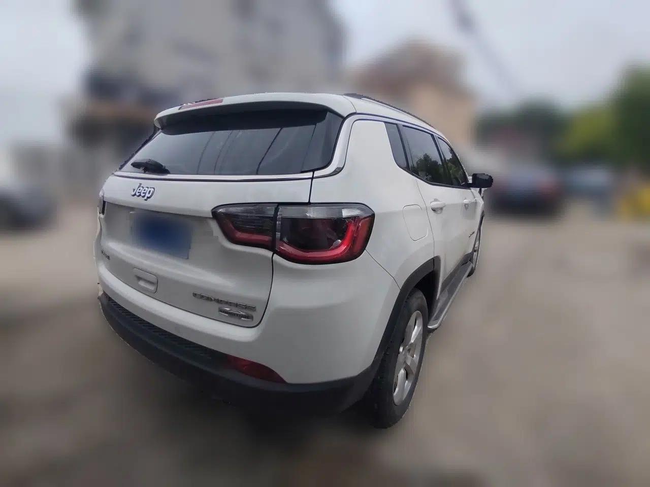 Jeep Compass 2017 200T Automatic Family Edition — миниатюра 6