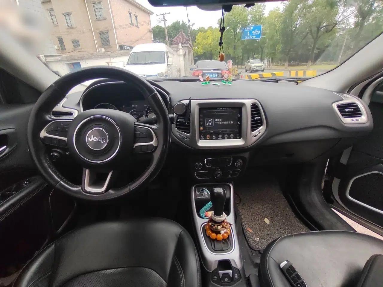 Jeep Compass 2017 200T Automatic Family Edition — миниатюра 9