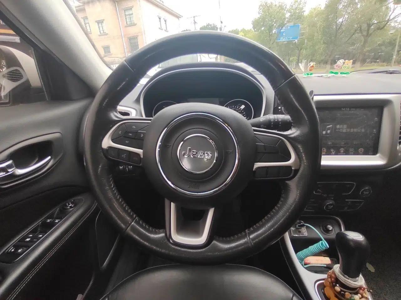 Jeep Compass 2017 200T Automatic Family Edition — миниатюра 10