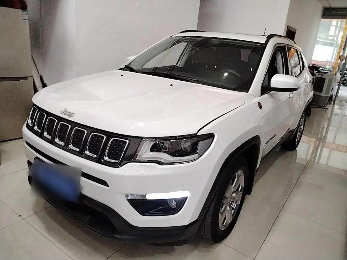 Jeep Compass 2017 200T Automatic Family Edition — миниатюра 1