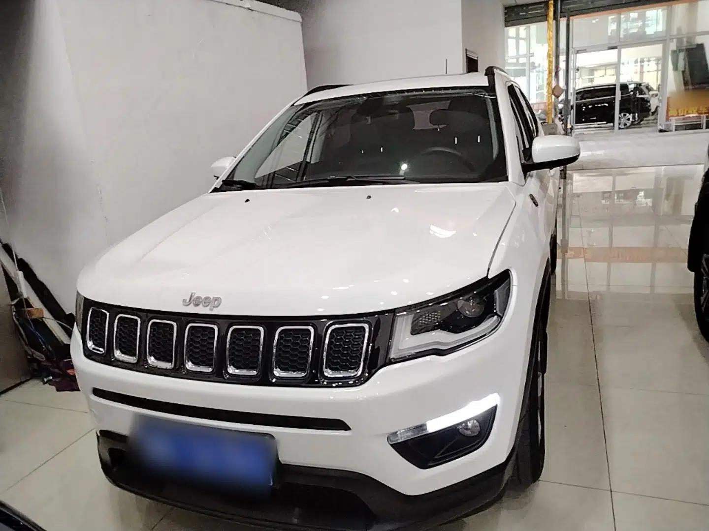 Jeep Compass 2017 200T Automatic Family Edition — миниатюра 2
