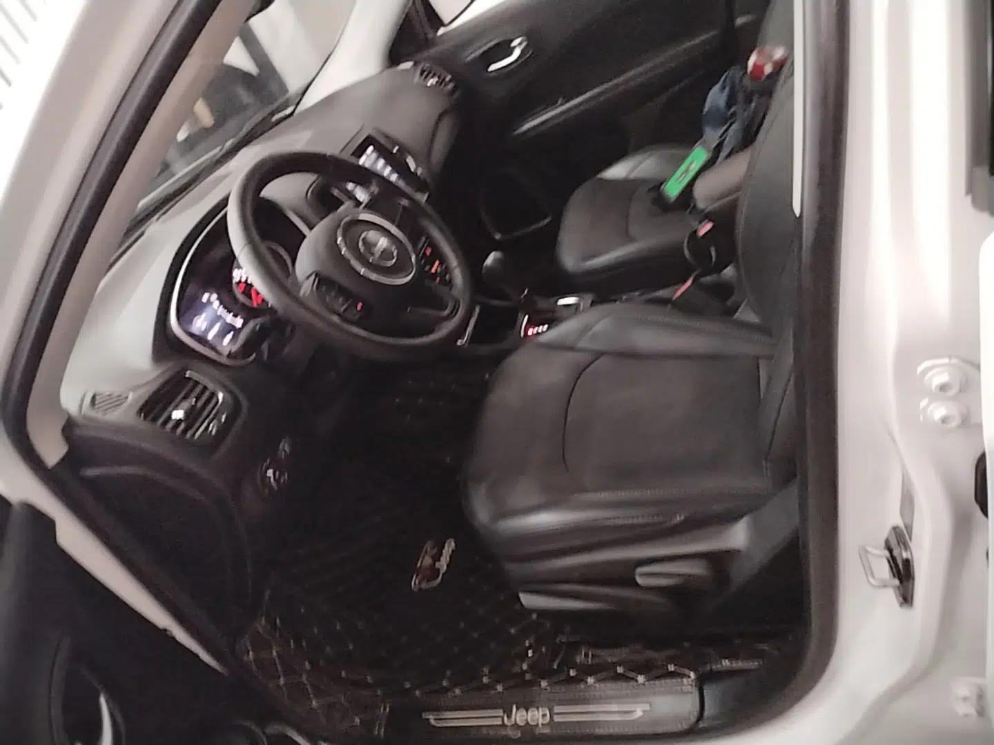 Jeep Compass 2017 200T Automatic Family Edition — миниатюра 17