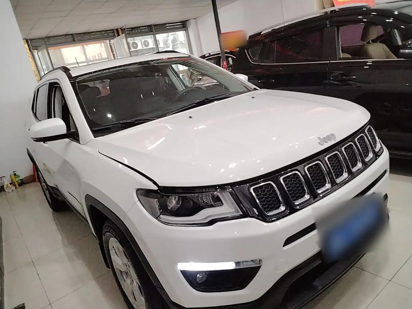 Jeep Compass 2017 200T Automatic Family Edition — миниатюра 3