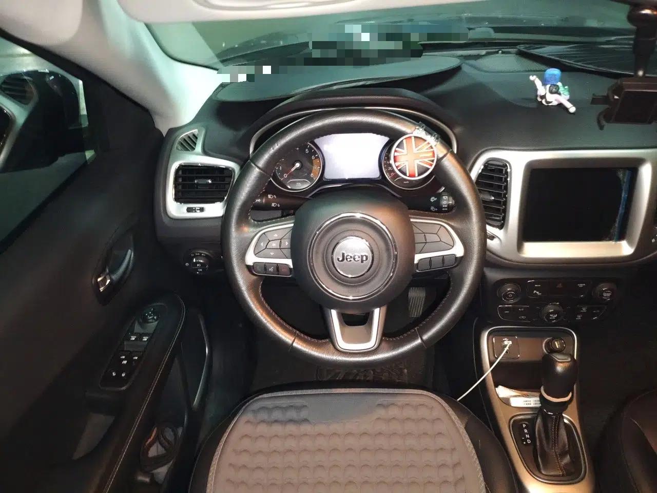 Jeep Compass 2017 200T Automatic Family Edition — миниатюра 10