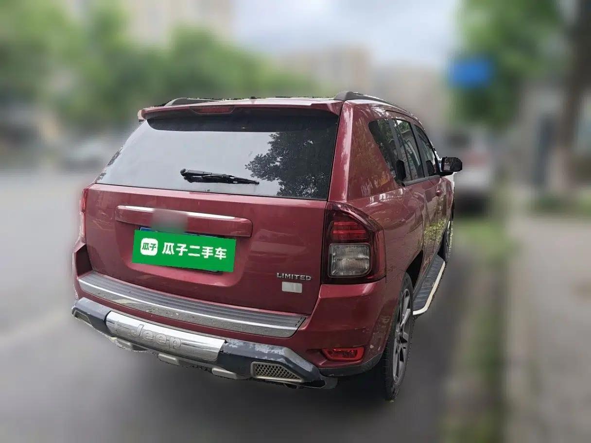 Jeep Compass 2014 Revised Version 2.0L Two-Wheel Drive Elite Edition — миниатюра 6