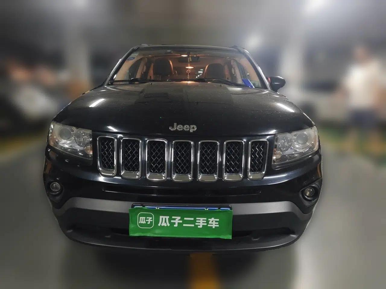 Jeep Compass 2014 Revised Version 2.4L Four-Wheel Drive Comfort Edition — миниатюра 2