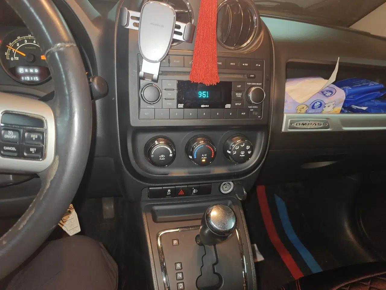 Jeep Compass 2014 Revised Version 2.4L Four-Wheel Drive Comfort Edition — миниатюра 13