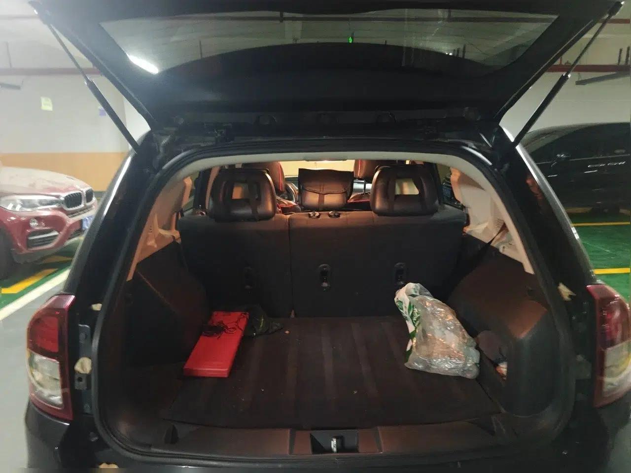 Jeep Compass 2014 Revised Version 2.4L Four-Wheel Drive Comfort Edition — миниатюра 19