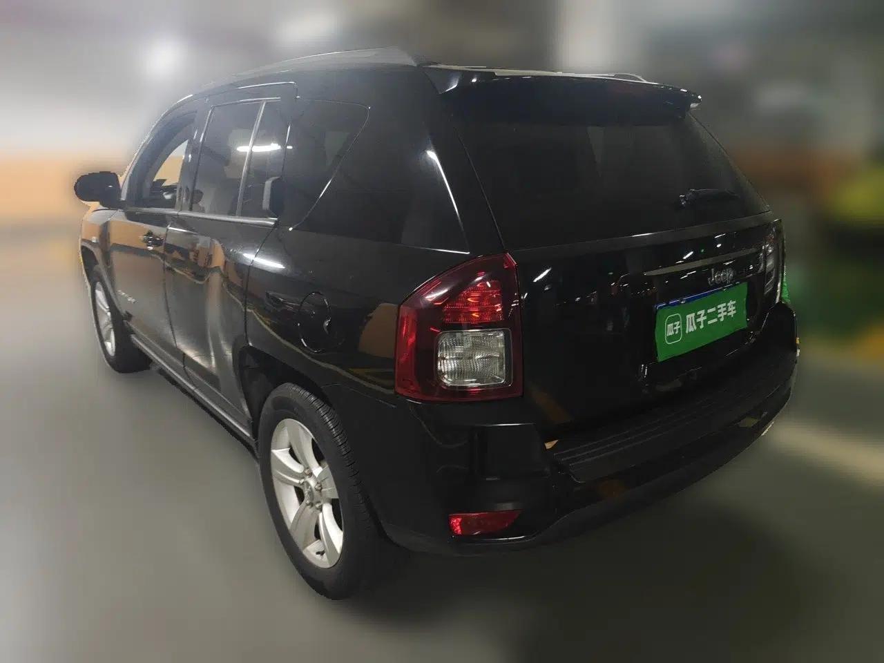 Jeep Compass 2014 Revised Version 2.4L Four-Wheel Drive Comfort Edition — миниатюра 4