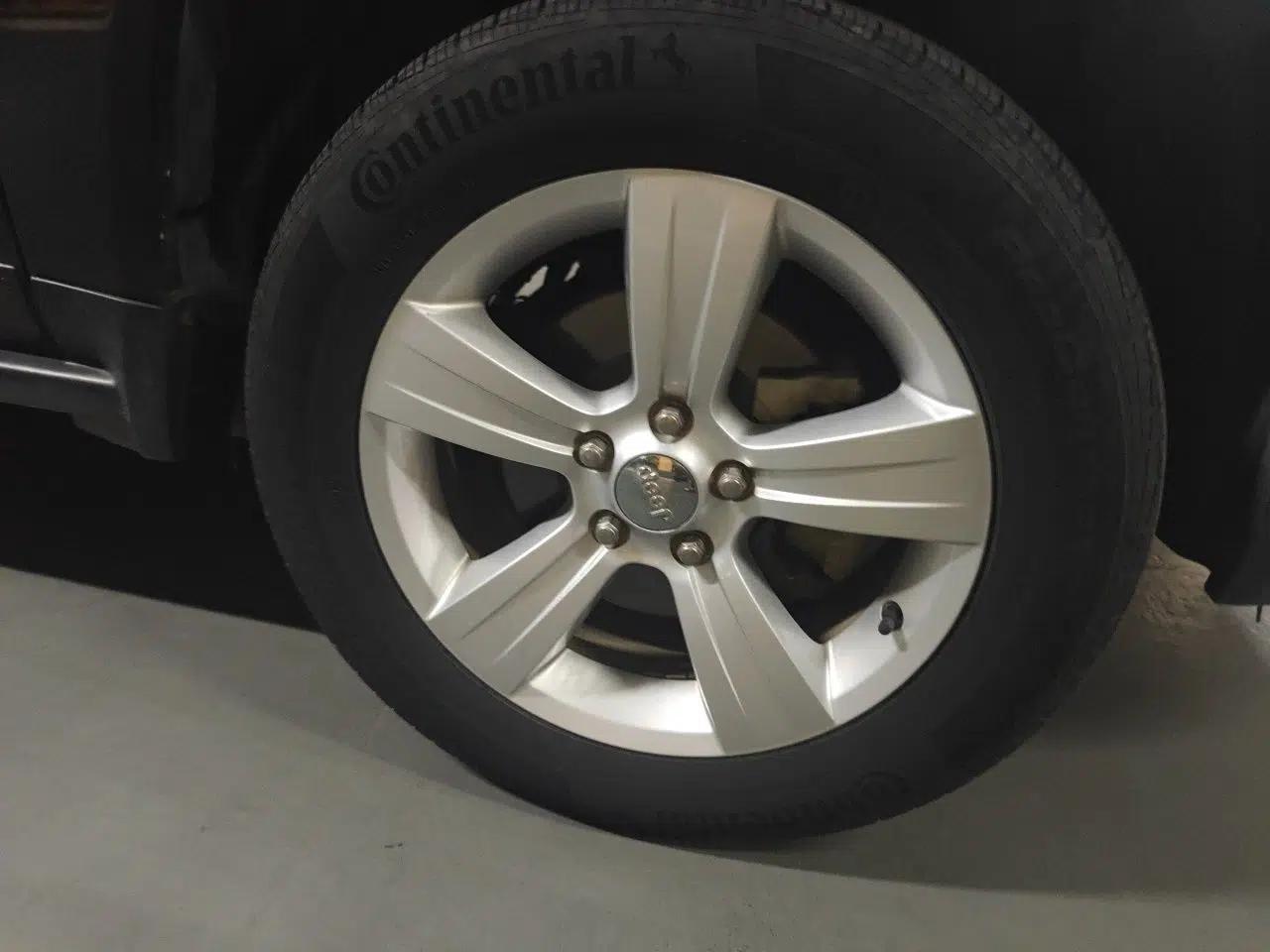 Jeep Compass 2014 Revised Version 2.4L Four-Wheel Drive Comfort Edition — миниатюра 8