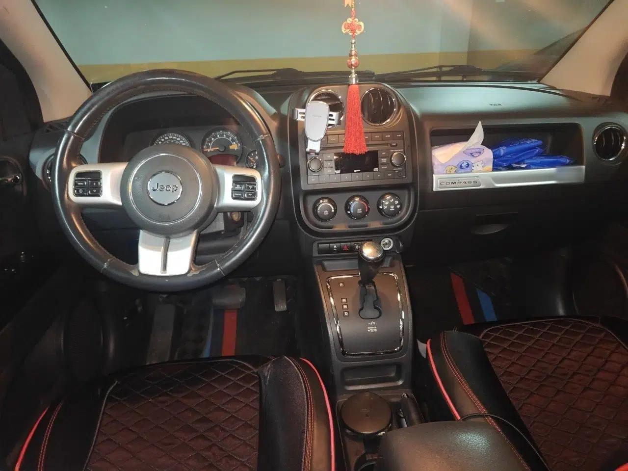 Jeep Compass 2014 Revised Version 2.4L Four-Wheel Drive Comfort Edition — миниатюра 9