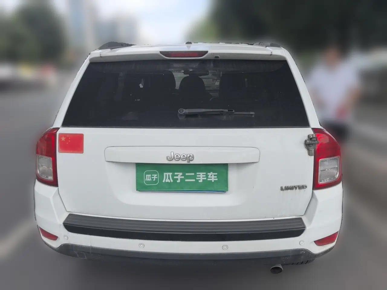 Jeep Compass 2013 2.4L Four-wheel Drive Black Edition with Navigation — миниатюра 5