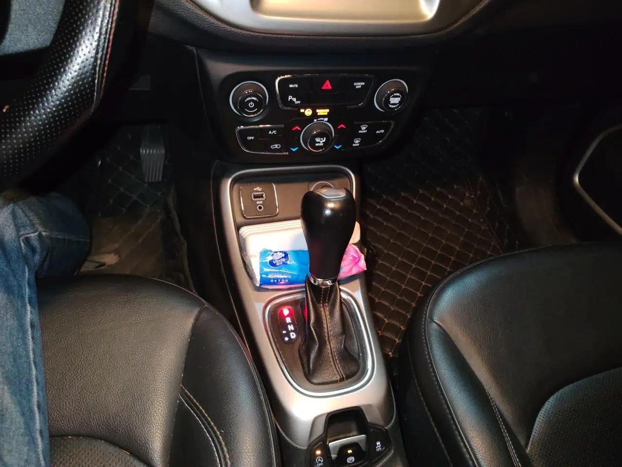 Jeep Compass 2017 200T Automatic Family Edition — миниатюра 14