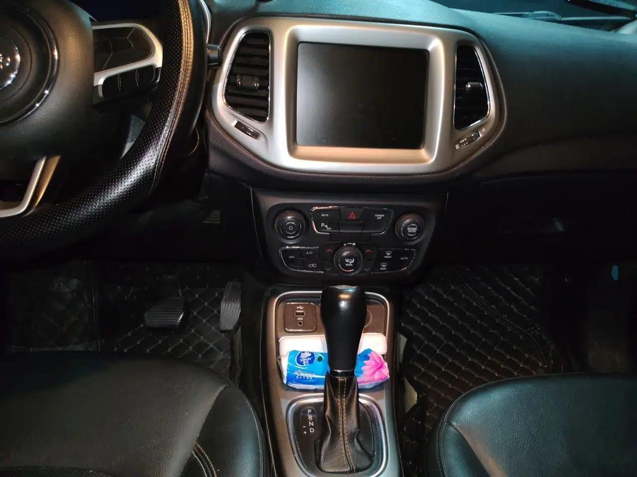 Jeep Compass 2017 200T Automatic Family Edition — миниатюра 9