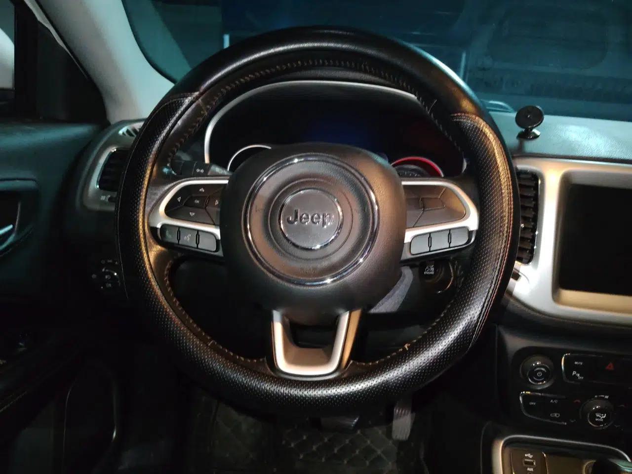 Jeep Compass 2017 200T Automatic Family Edition — миниатюра 10