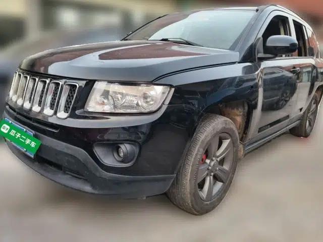 Jeep Compass 2013 2.4L four-wheel-drive sport version