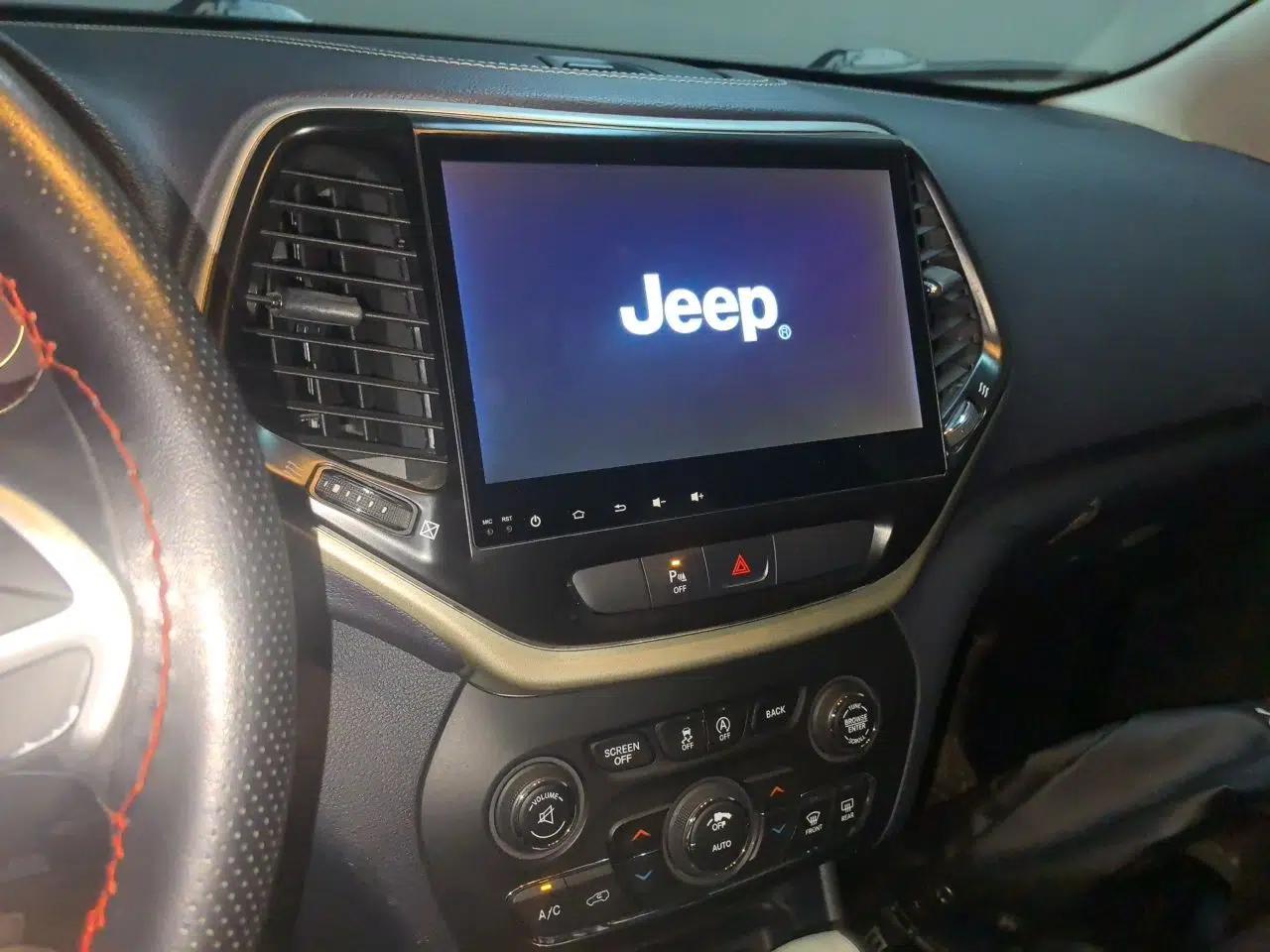 Jeep Cherokee 2016 2.4L Leading Edition — миниатюра 13