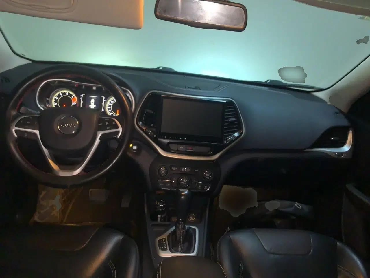 Jeep Cherokee 2016 2.4L Leading Edition — миниатюра 9