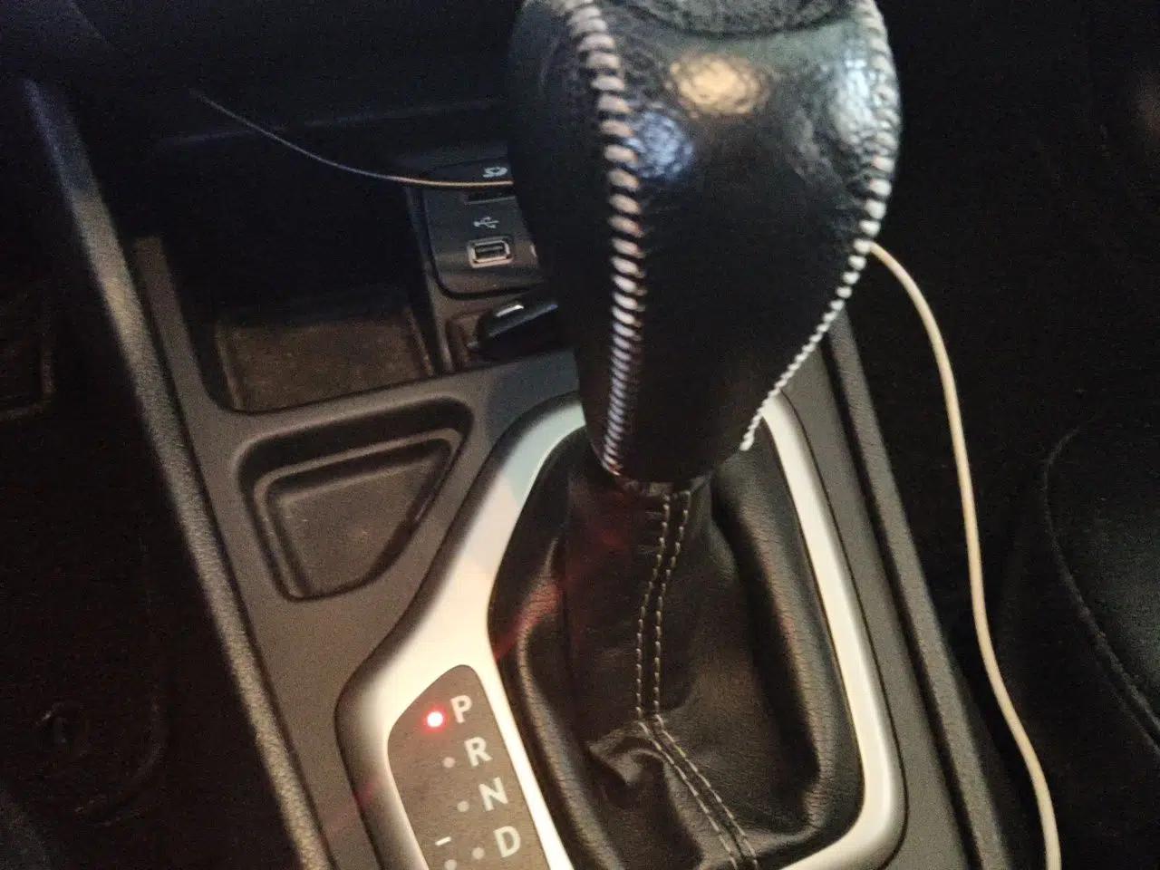 Jeep Cherokee 2016 2.4L Leading Smart Version — миниатюра 14