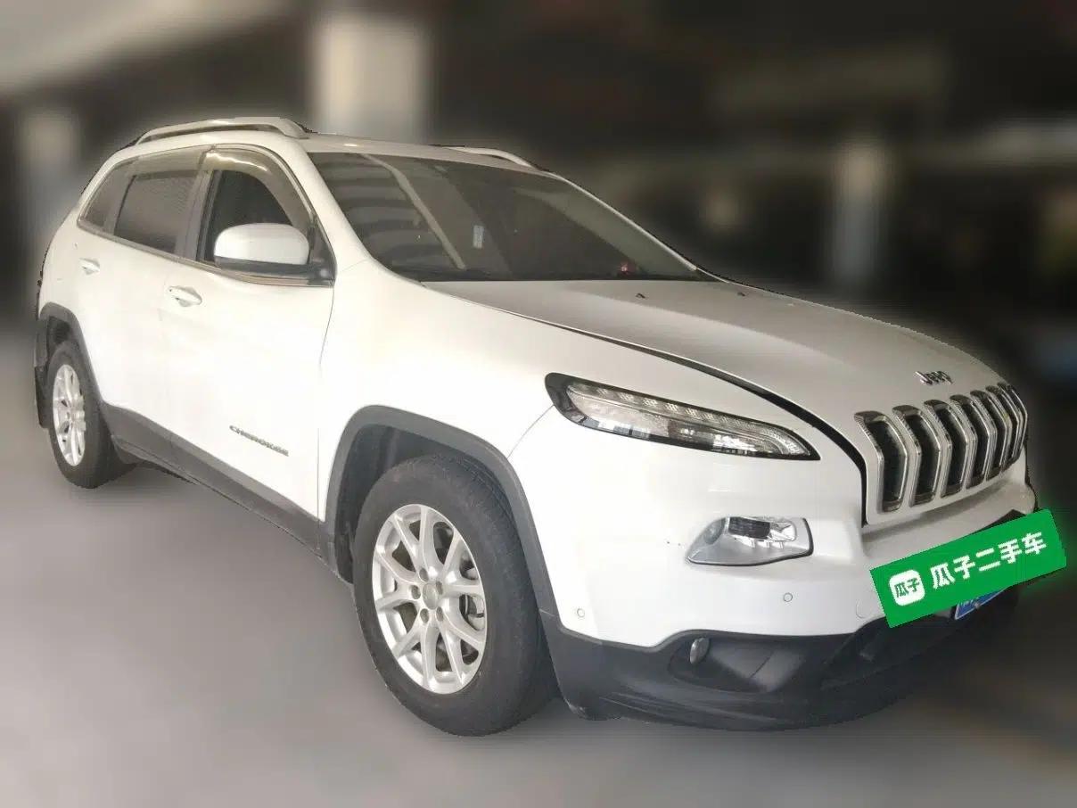 Jeep Cherokee 2016 2.4L Leading Smart Version — миниатюра 3