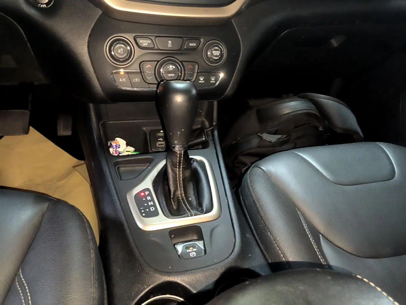 Jeep Cherokee 2016 2.0L Superior Edition — миниатюра 16