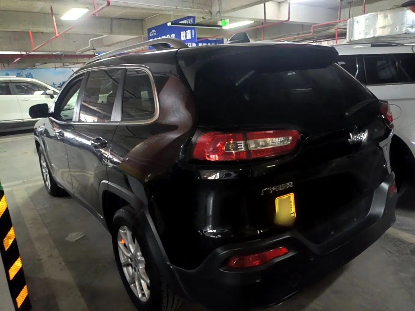 Jeep Cherokee 2016 2.0L Superior Edition — миниатюра 4