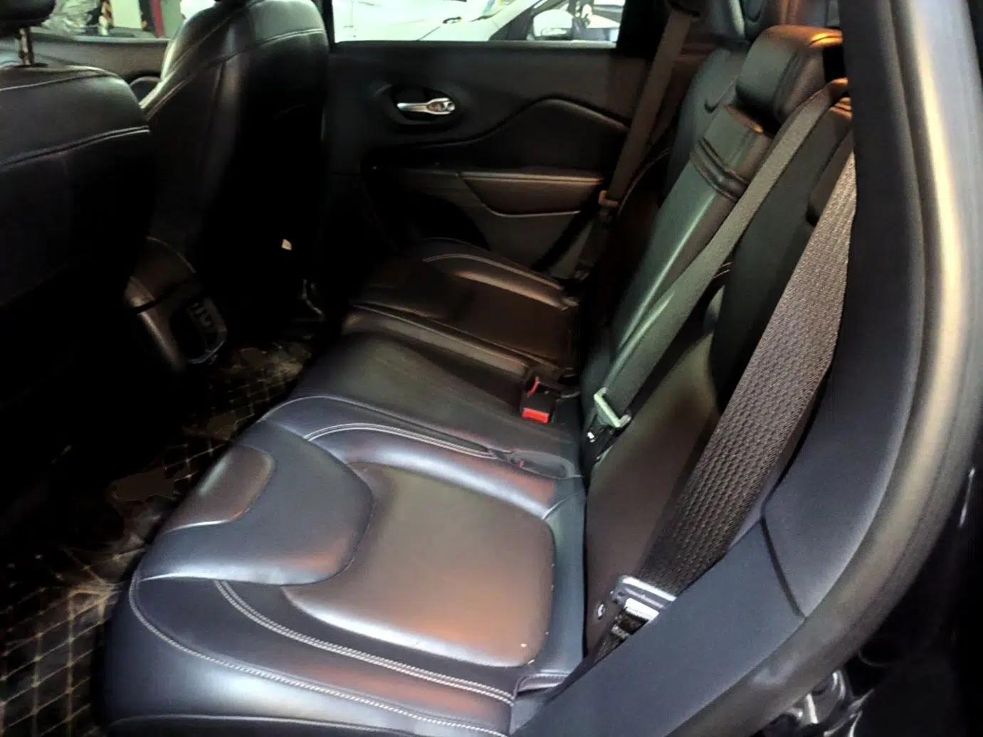 Jeep Cherokee 2016 2.4L Leading Edition — миниатюра 20