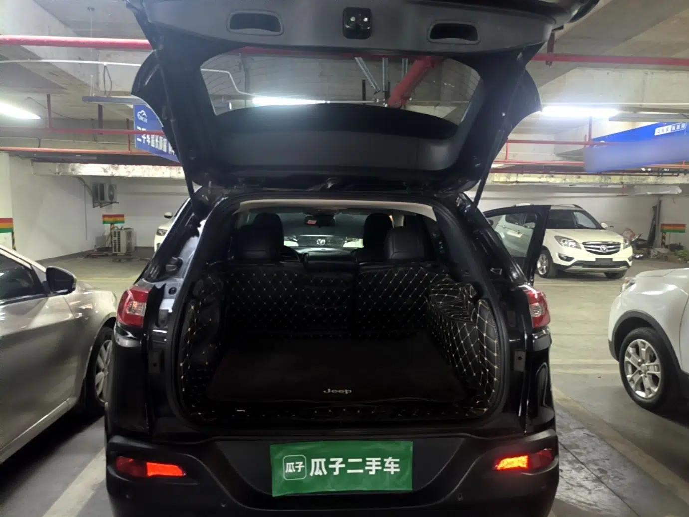 Jeep Cherokee 2016 2.4L Leading Edition — миниатюра 22