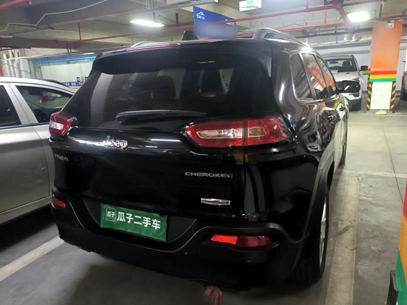 Jeep Cherokee 2016 2.4L Leading Edition — миниатюра 6