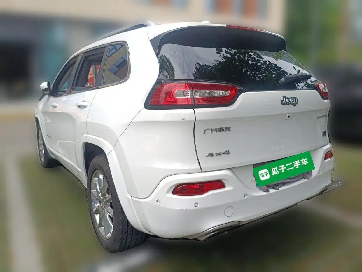 Jeep Cherokee 2017 2.4L Superior Edition — миниатюра 4