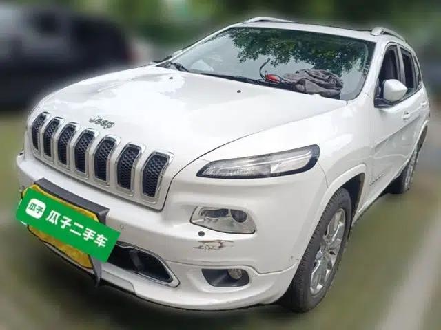 Jeep Cherokee 2017 2.4L Superior Edition