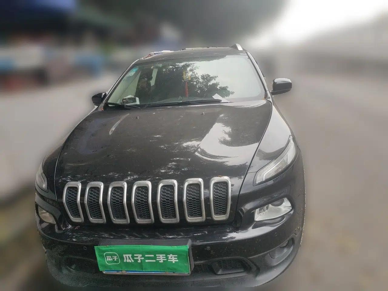 Jeep Cherokee 2016 2.0L Superior Edition — миниатюра 2