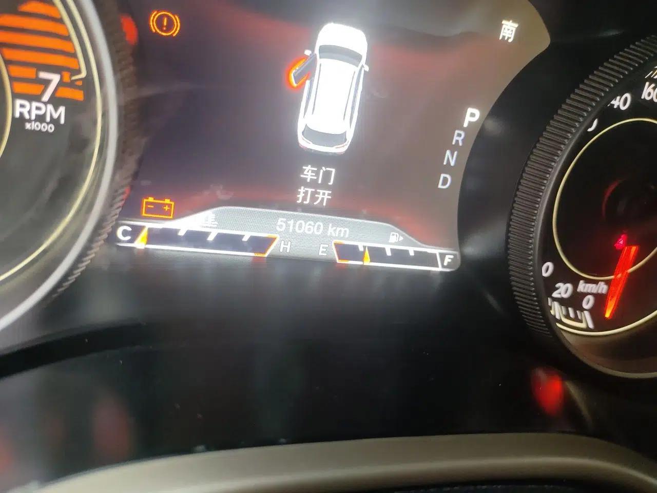 Jeep Cherokee 2016 2.0L Superior Edition — миниатюра 12