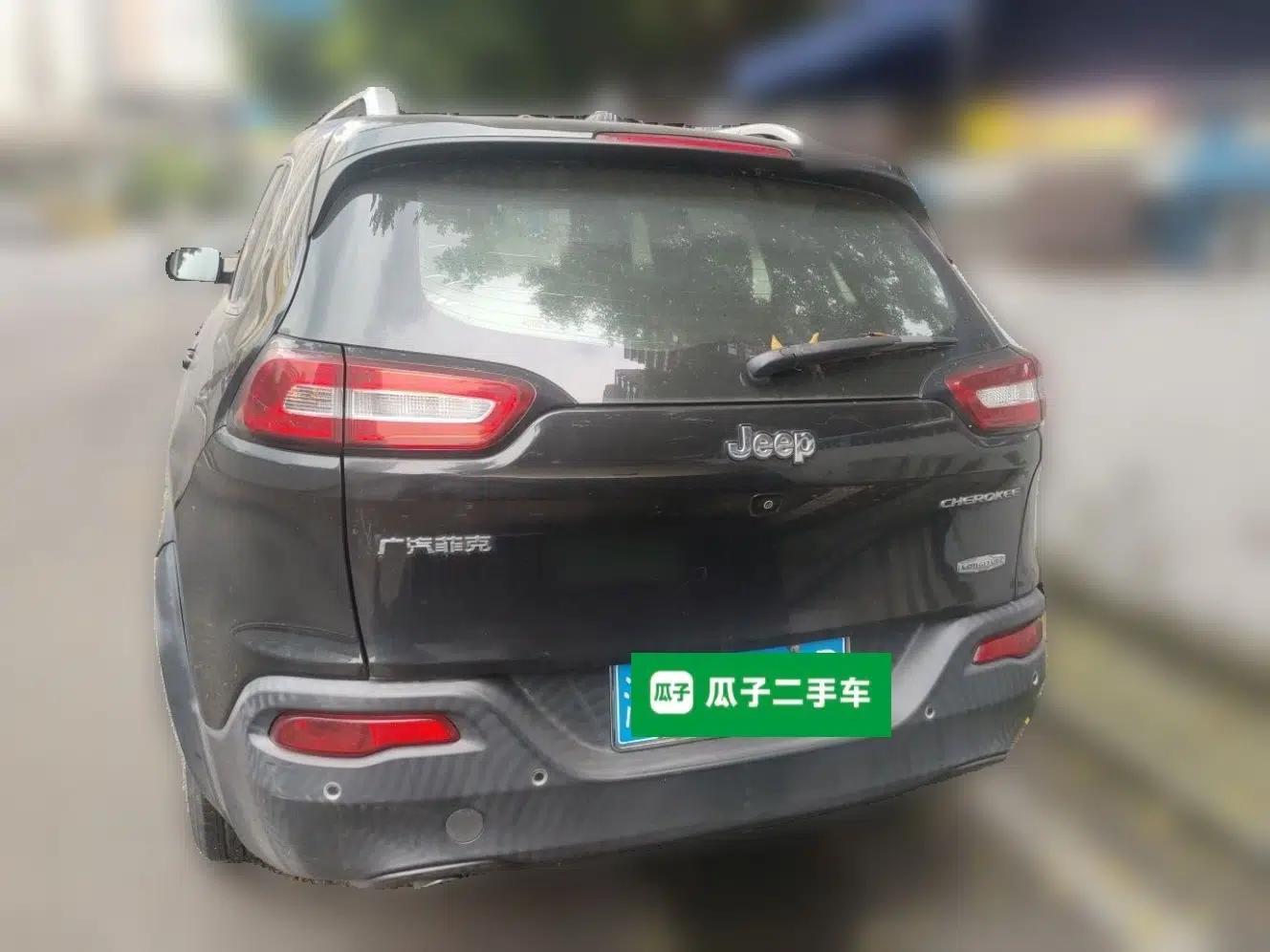 Jeep Cherokee 2016 2.0L Superior Edition — миниатюра 5