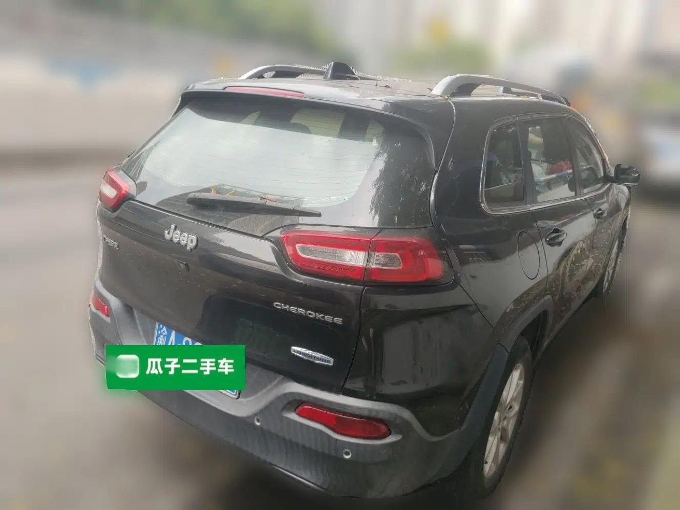 Jeep Cherokee 2016 2.0L Superior Edition — миниатюра 6