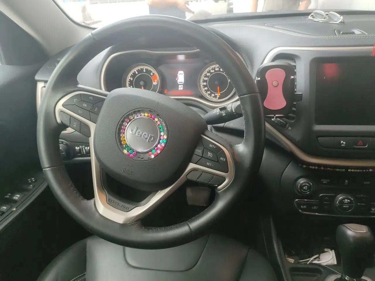 Jeep Cherokee 2016 2.0L Superior Edition — миниатюра 10