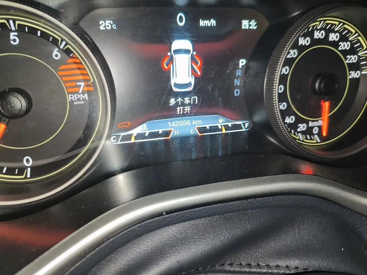 Jeep Cherokee 2017 2.0L Superior Edition — миниатюра 12