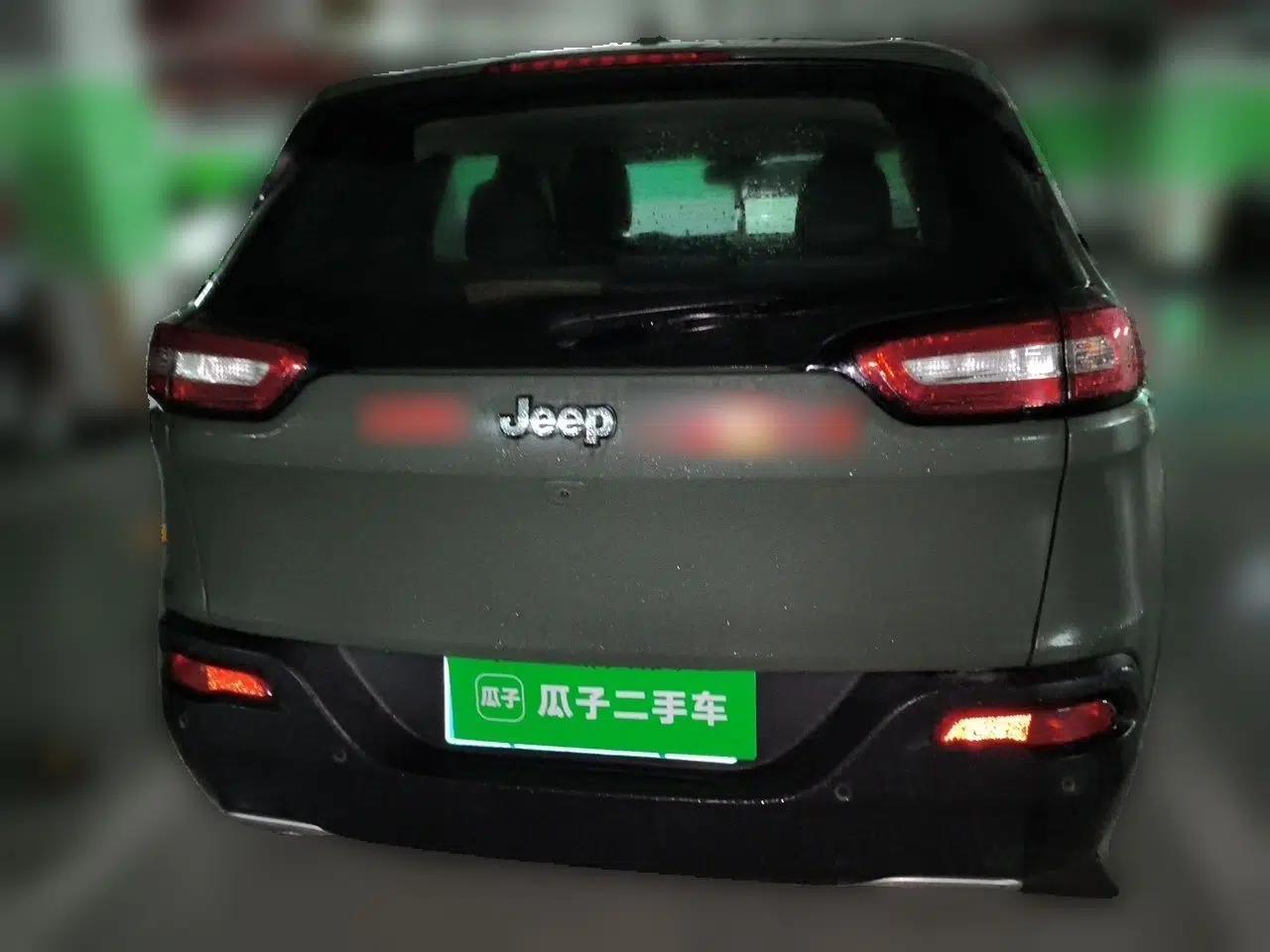 Jeep Cherokee 2017 2.0L Superior Edition — миниатюра 5