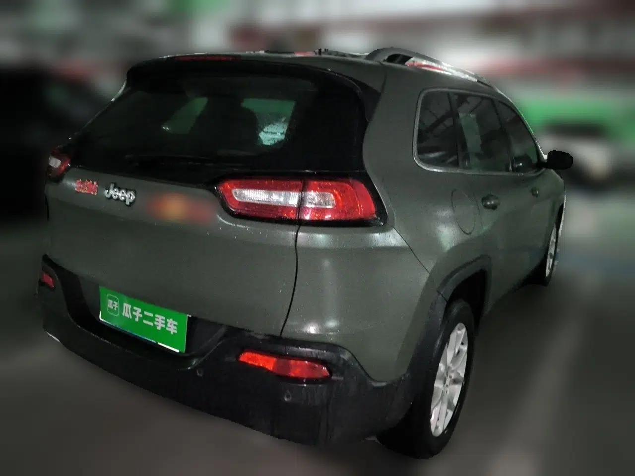 Jeep Cherokee 2017 2.0L Superior Edition — миниатюра 6