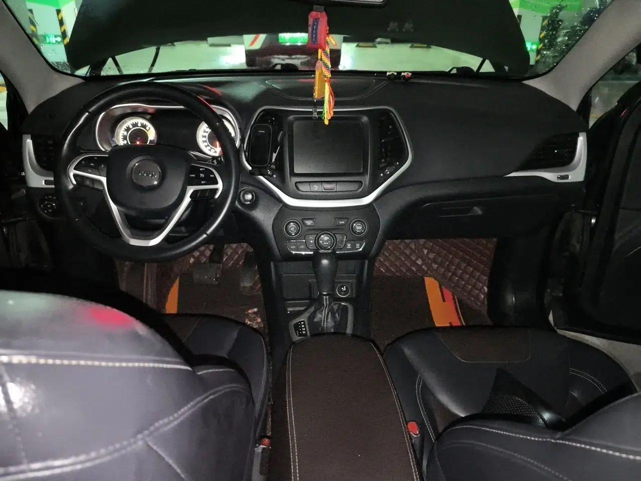 Jeep Cherokee 2017 2.0L Superior Edition — миниатюра 9