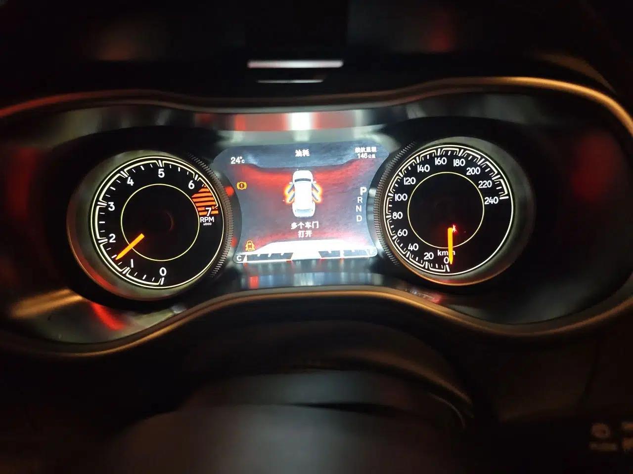 Jeep Cherokee 2016 2.4L Professional Smart Version — миниатюра 11