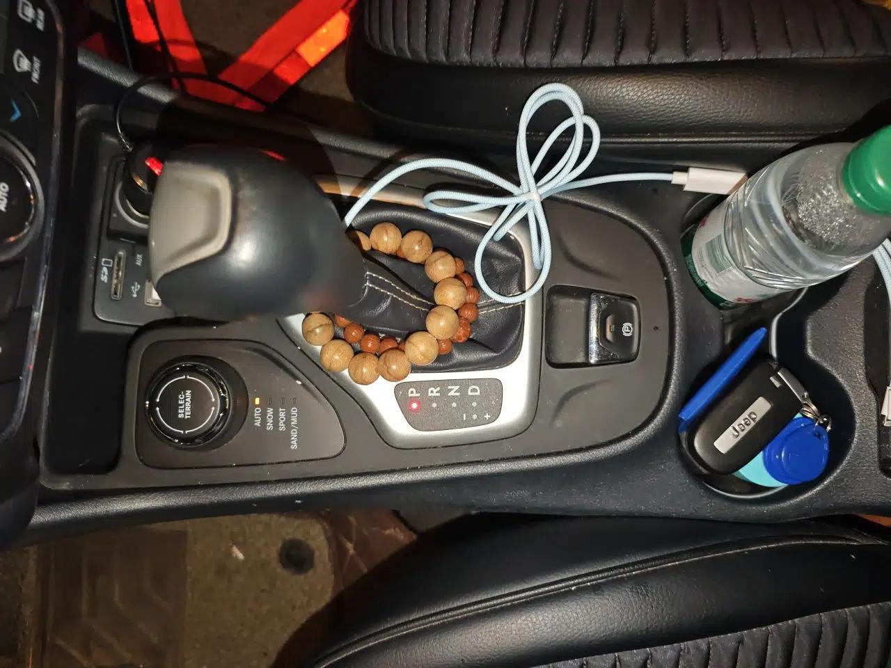 Jeep Cherokee 2016 2.4L Professional Smart Version — миниатюра 14