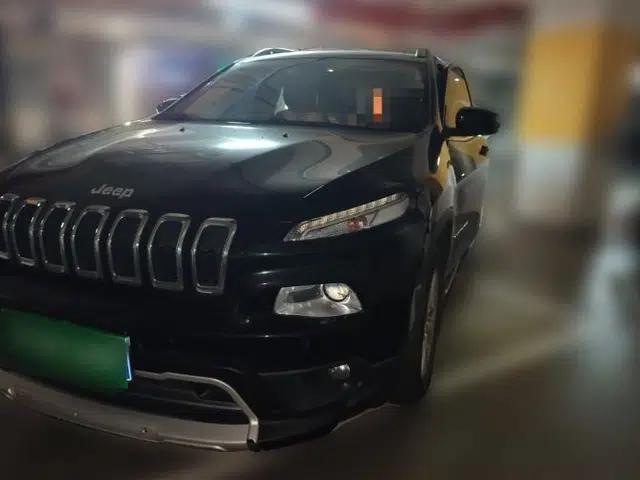 Jeep Cherokee 2016 2.4L Professional Smart Version