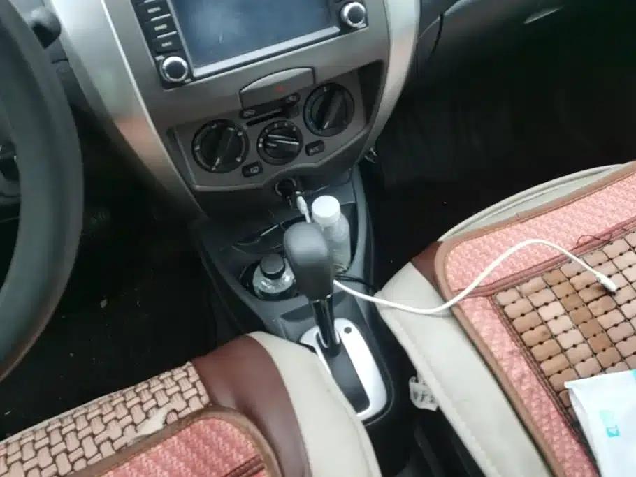 Nissan Livina 2013 Model 1.6XV CVT Deluxe Edition — миниатюра 16